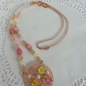 Rosegold 16" Floral Pink Quartz Necklace
